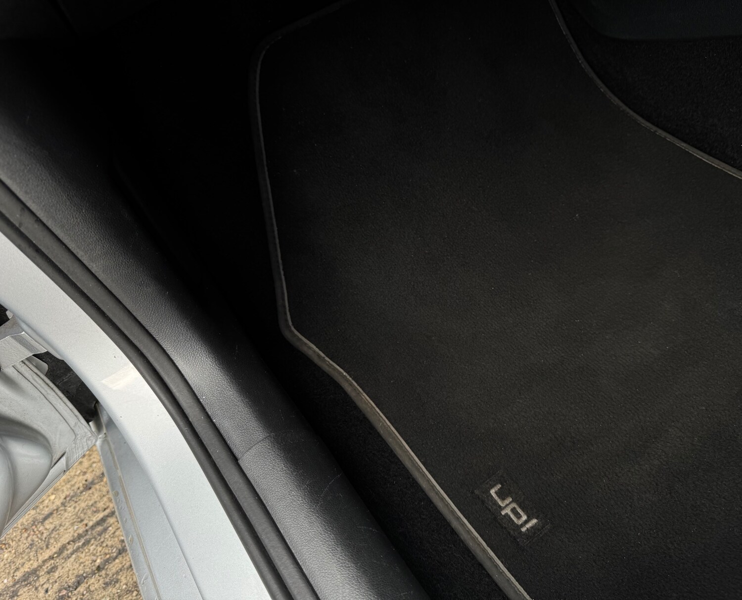 Used Volkswagen up! 2015 for sale - 78219756: Photo 9