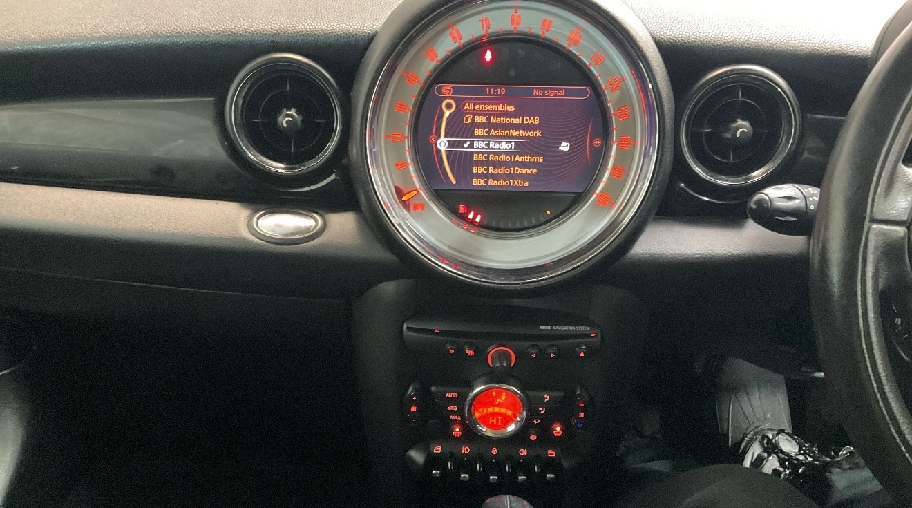 Used MINI Hatch 2011 for sale - 77312550: Photo 4