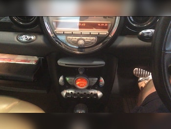 Used MINI Convertible 2009 for sale - 76041550: Photo 4