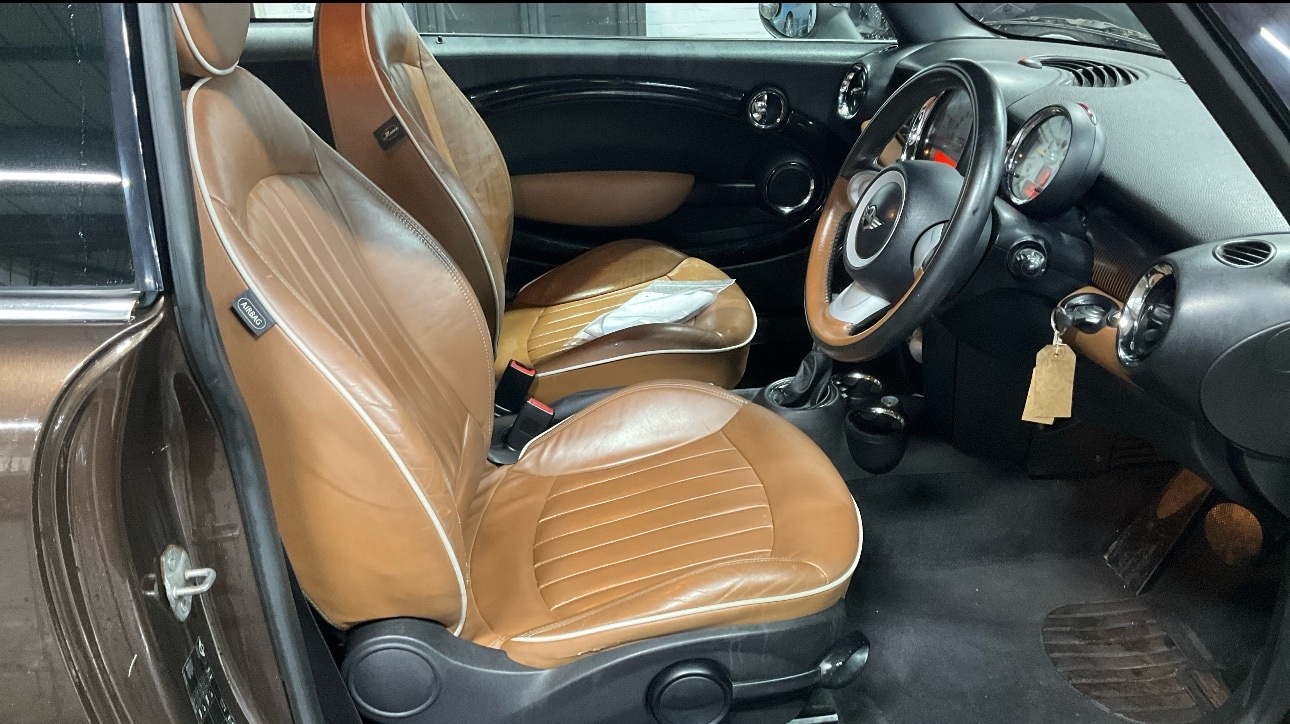 Used MINI Hatch 2010 for sale - 77313900: Photo 2