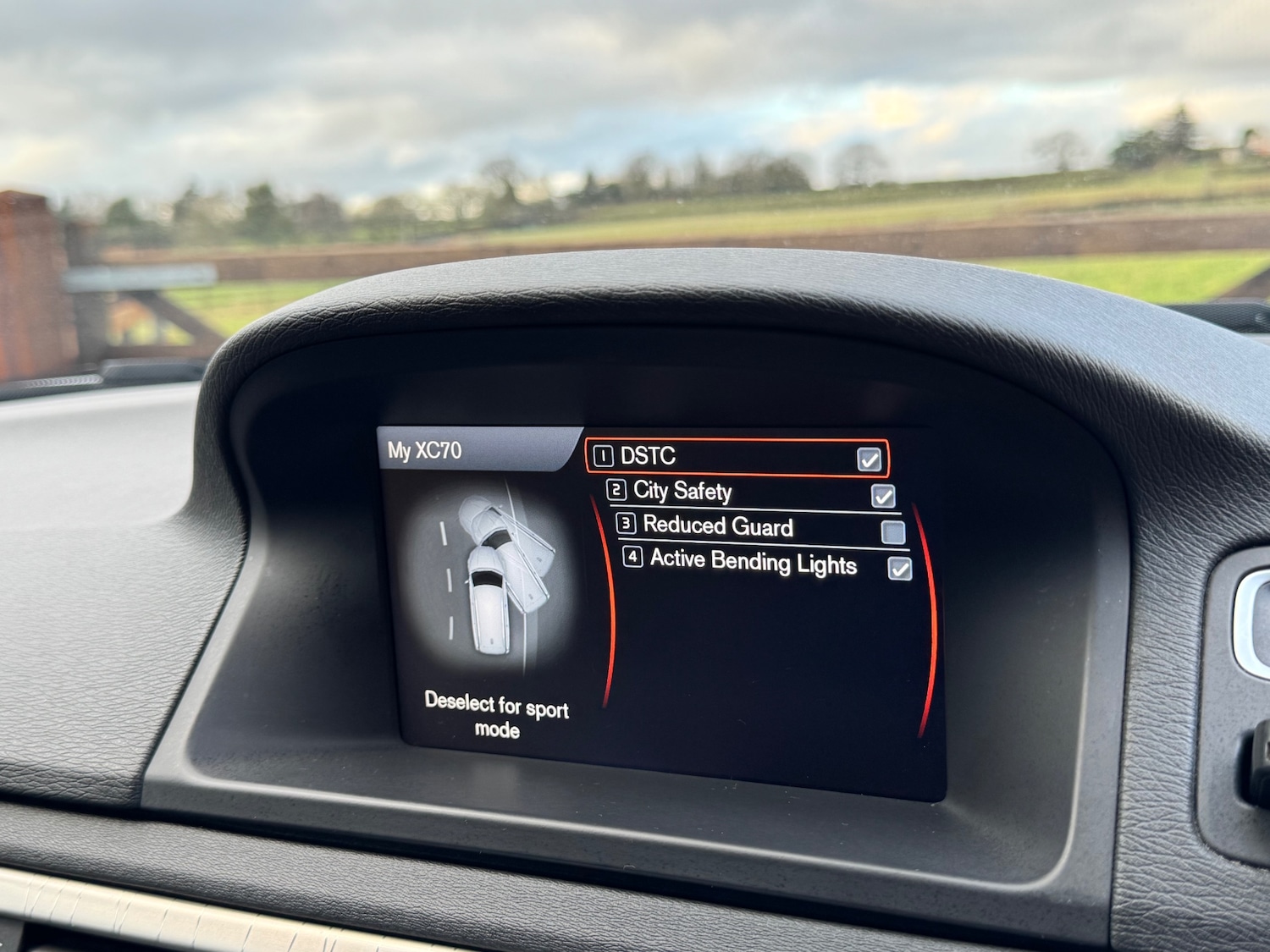 Used Volvo XC70 2013 for sale - 77236978: Photo 12