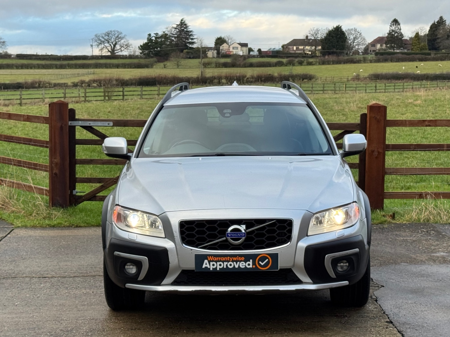 Used Volvo XC70 2013 for sale - 77236978: Photo 22