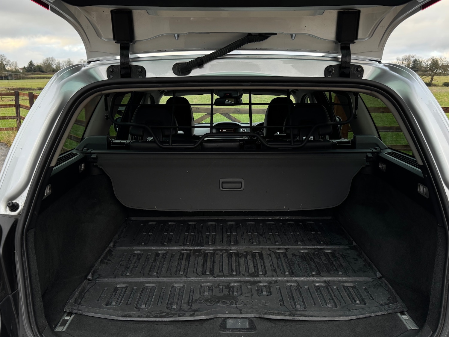 Used Volvo XC70 2013 for sale - 77236978: Photo 25