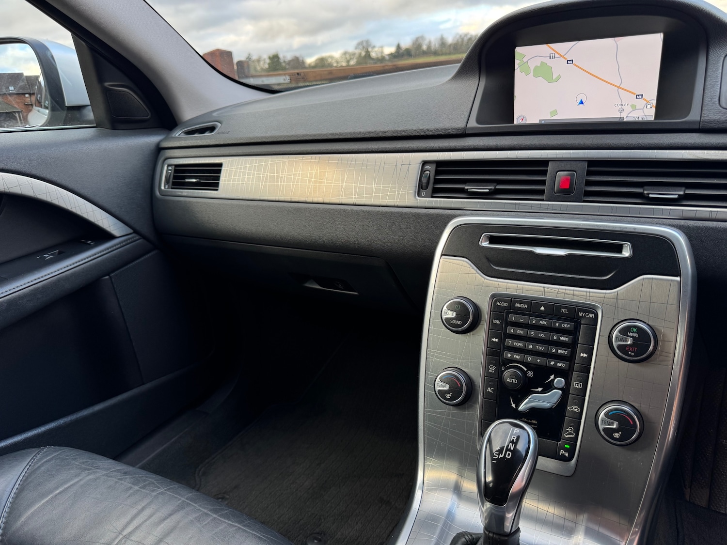 Used Volvo XC70 2013 for sale - 77236978: Photo 31