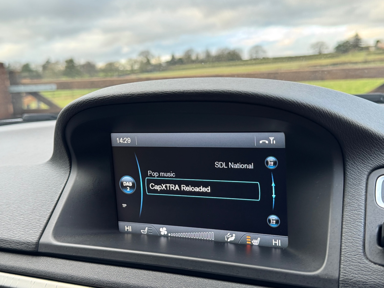 Used Volvo XC70 2013 for sale - 77236978: Photo 35