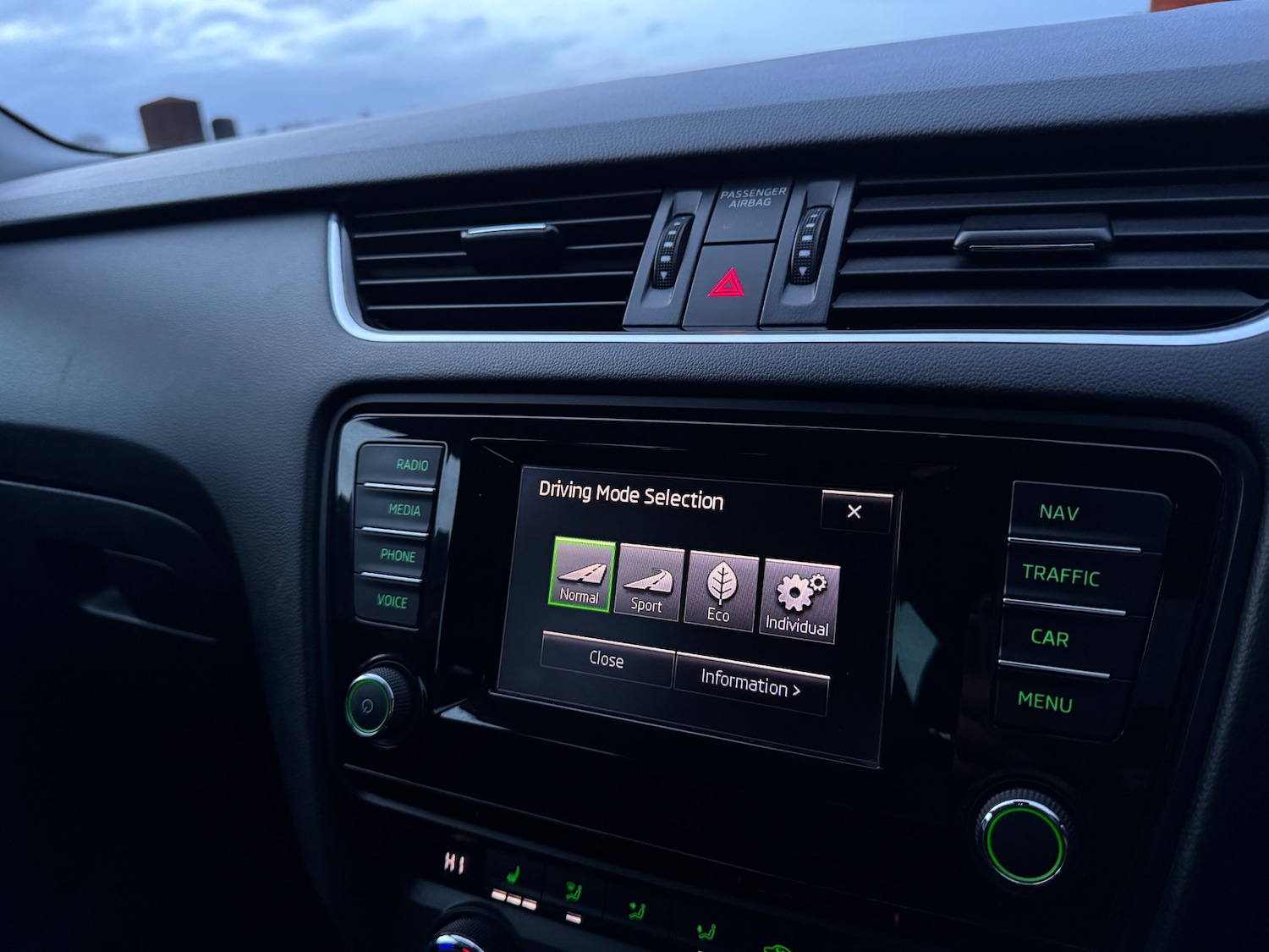 Used Skoda Octavia 2015 for sale - 77314232: Photo 9