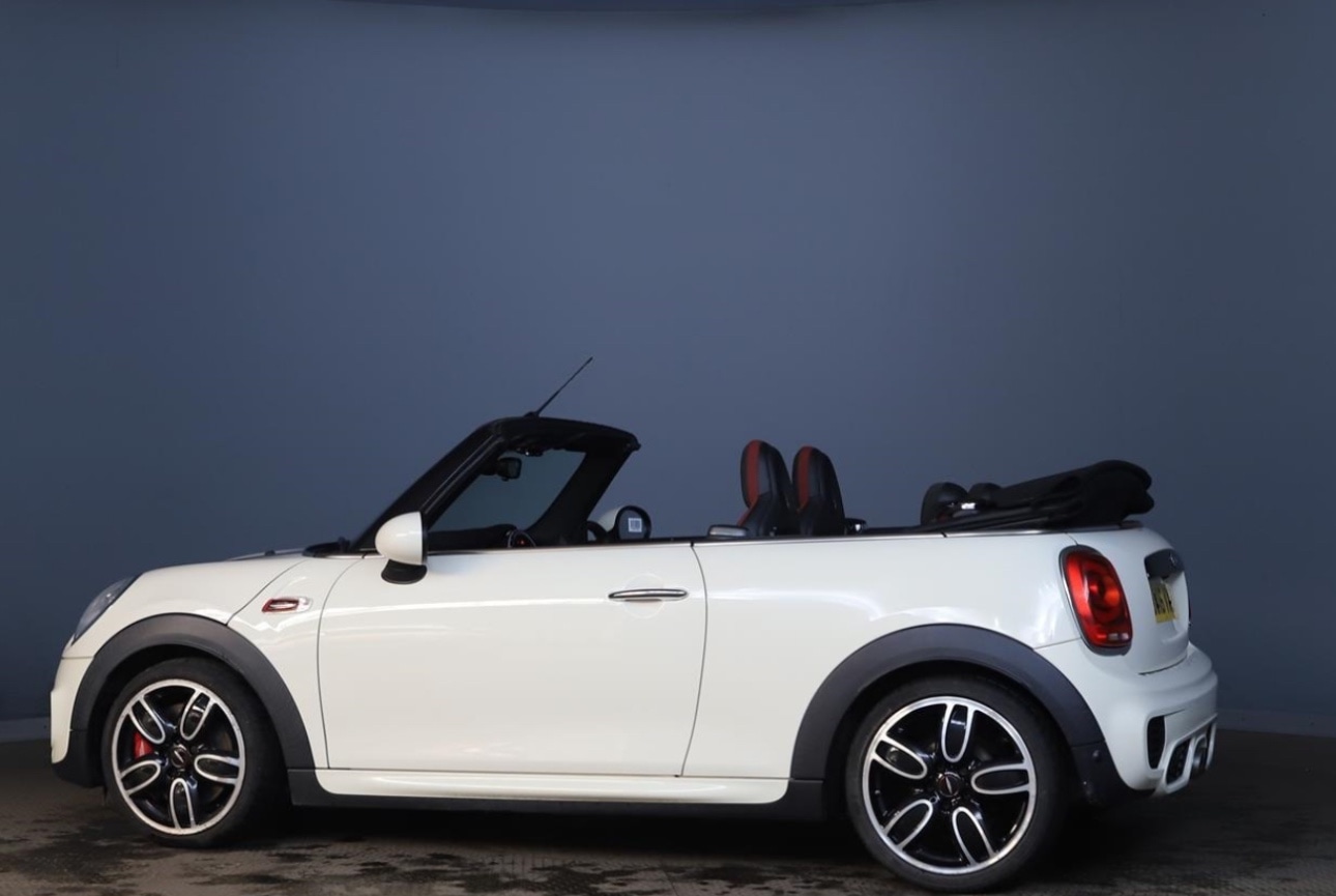 Used MINI Convertible 2016 for sale - 76940062: Photo 3