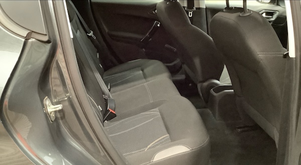Used Peugeot 208 2014 for sale - 76259109: Photo 3