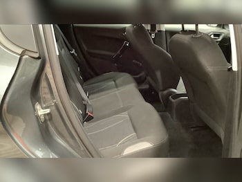 Used Peugeot 208 2014 for sale - 76259109: Photo 3