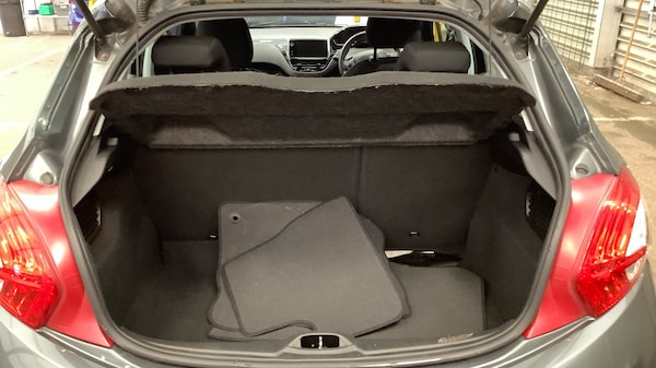 Used Peugeot 208 2014 for sale - 76259109: Photo 7