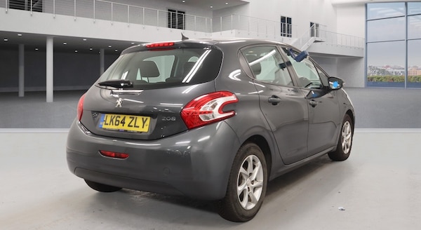Used Peugeot 208 2014 for sale - 76259109: Photo 8