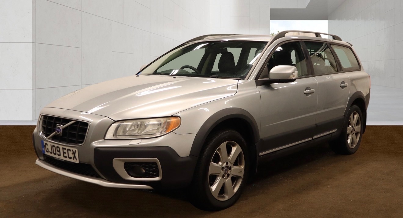 Used Volvo XC70 2009 for sale - 78135216: Photo 2