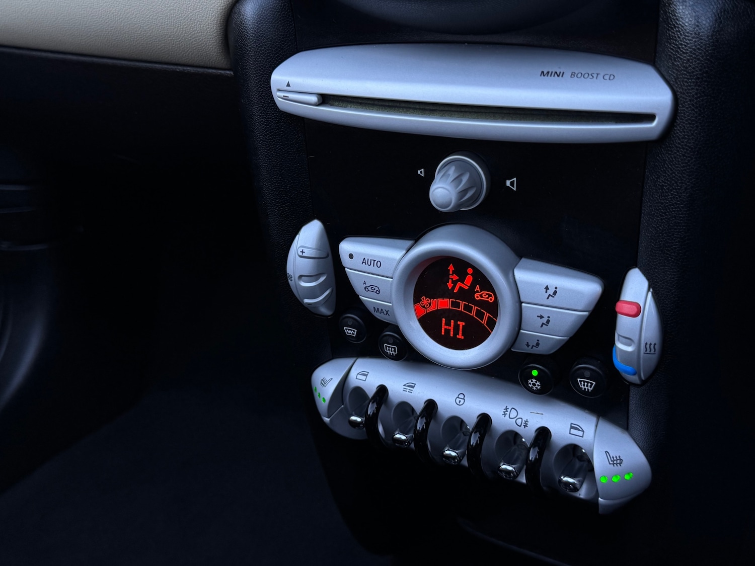 Used MINI Convertible 2009 for sale - 76650453: Photo 12