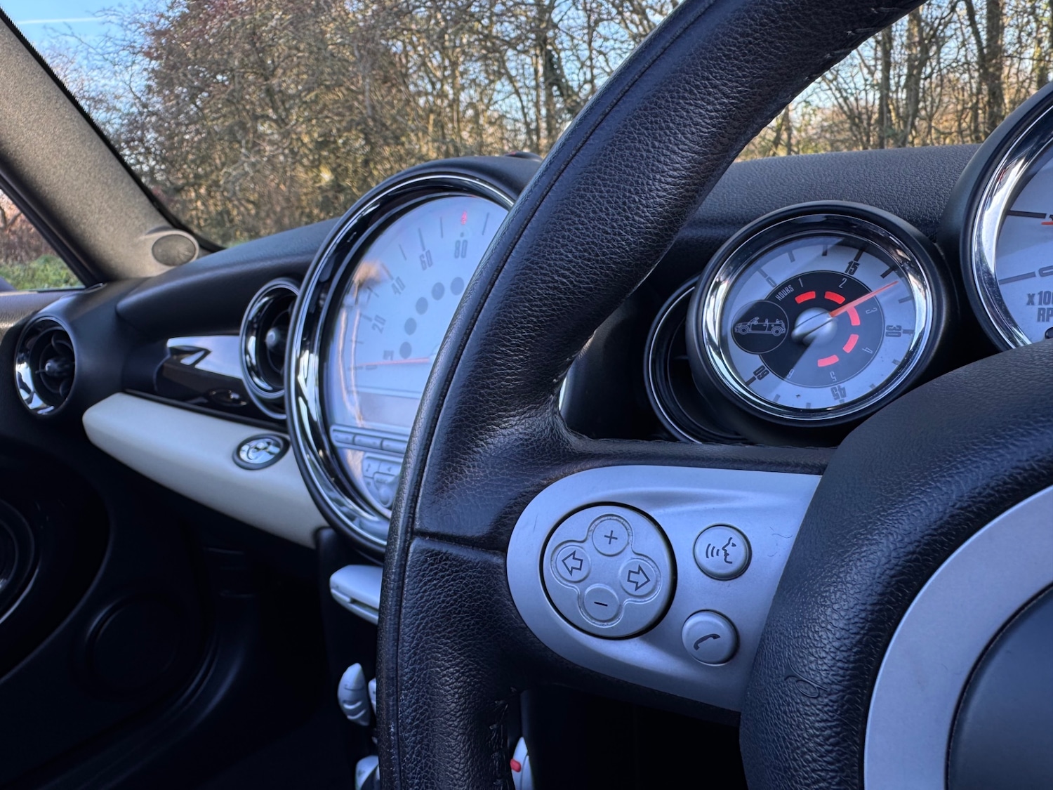 Used MINI Convertible 2009 for sale - 76650453: Photo 13