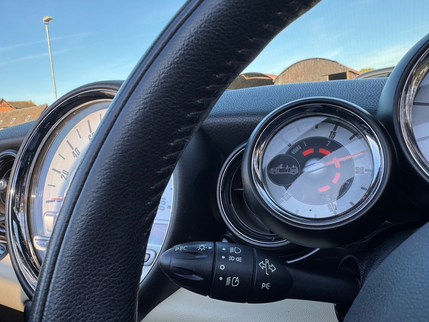 Used MINI Convertible 2009 for sale - 76650453: Photo 15