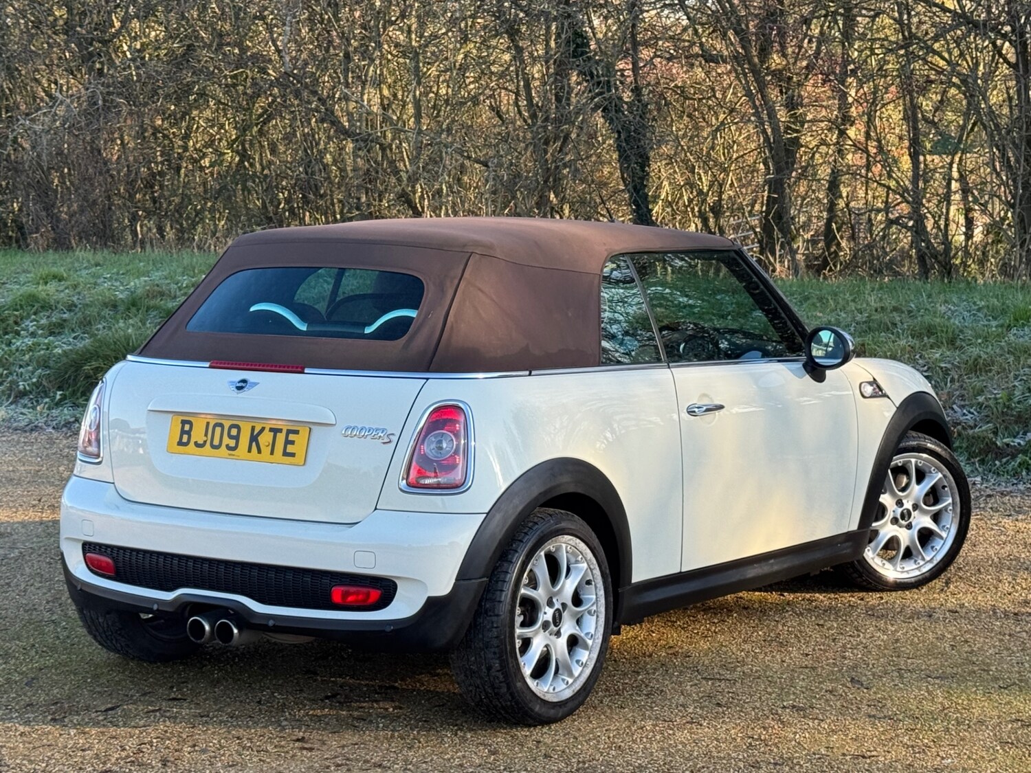 Used MINI Convertible 2009 for sale - 76650453: Photo 24