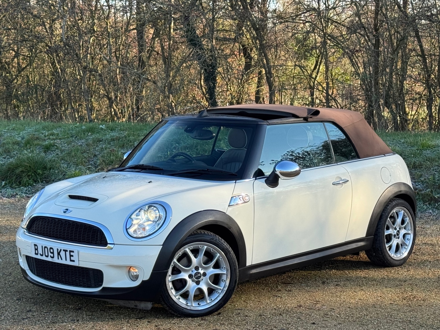 Used MINI Convertible 2009 for sale - 76650453: Photo 25