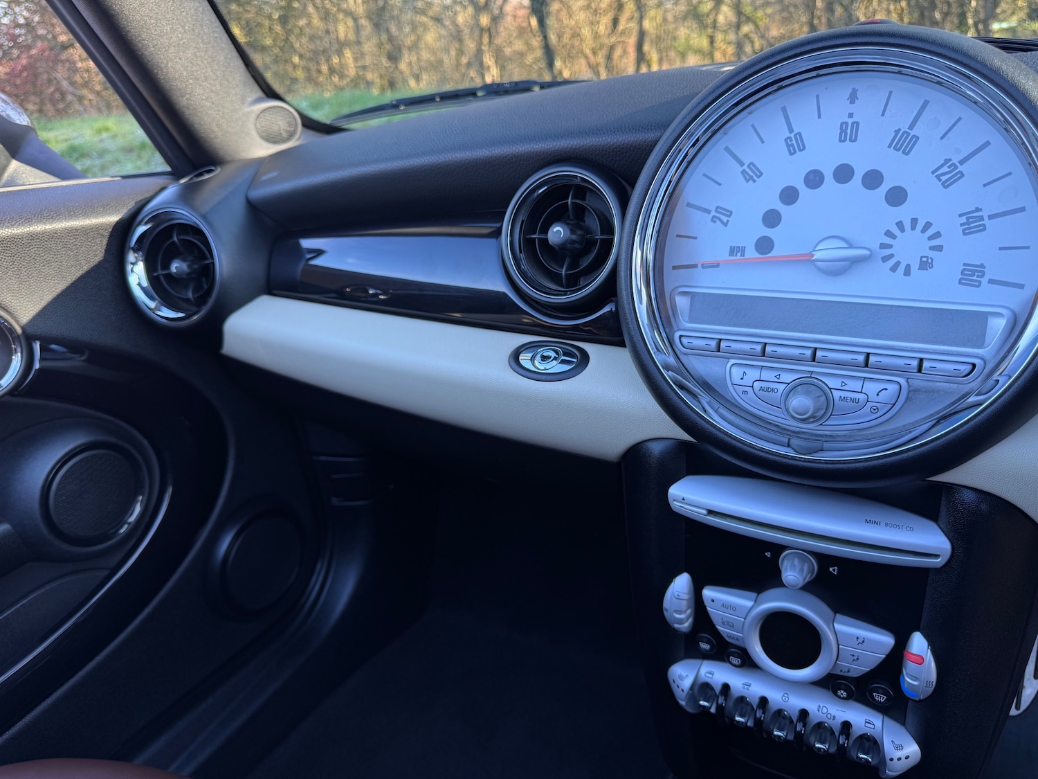 Used MINI Convertible 2009 for sale - 76650453: Photo 9