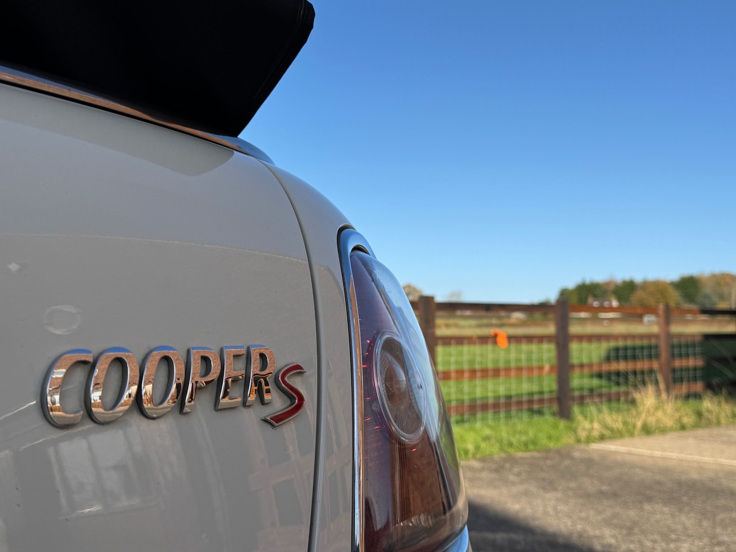 Used MINI Convertible 2010 for sale - 76599540: Photo 11