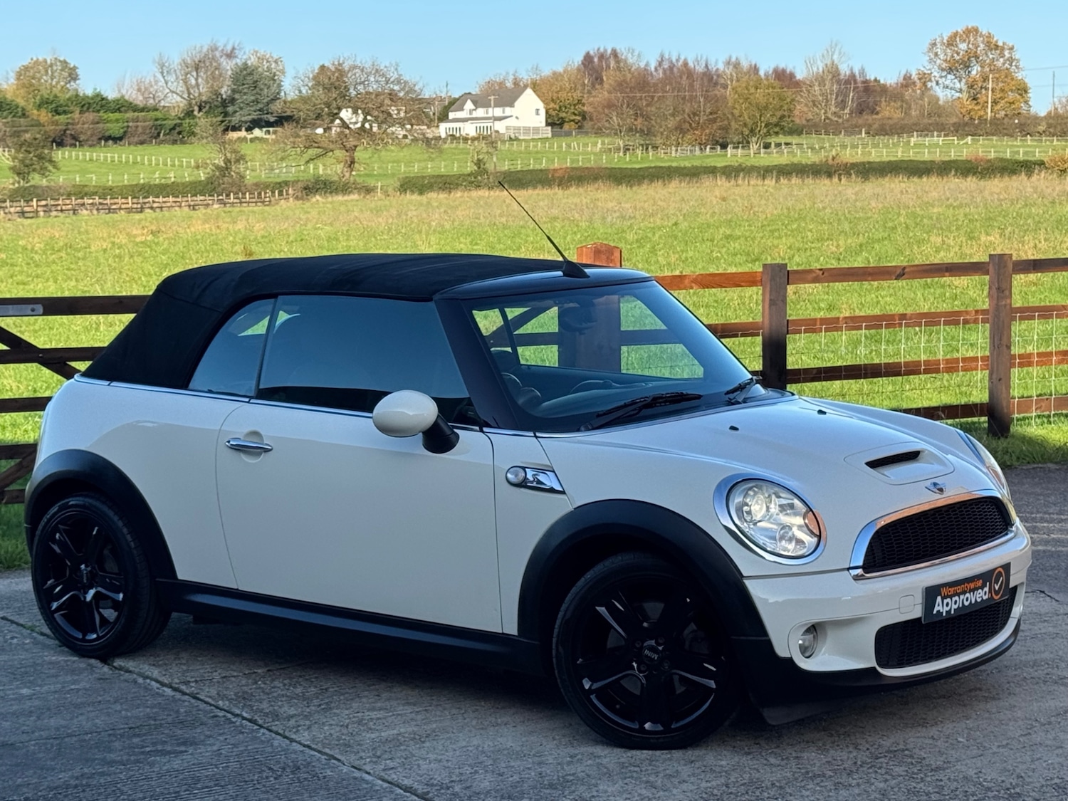 Used MINI Convertible 2010 for sale - 76599540: Photo 19