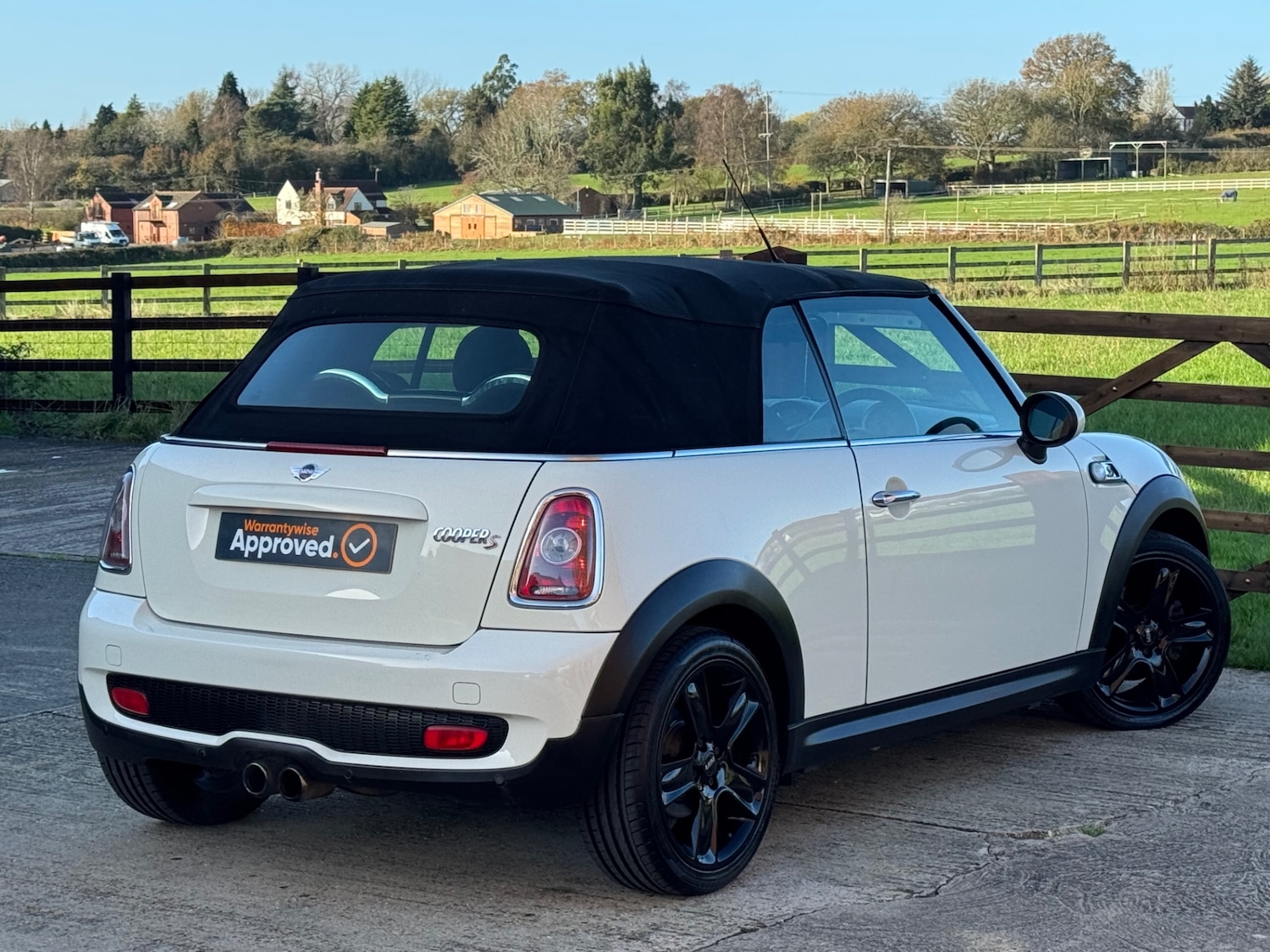Used MINI Convertible 2010 for sale - 76599540: Photo 20