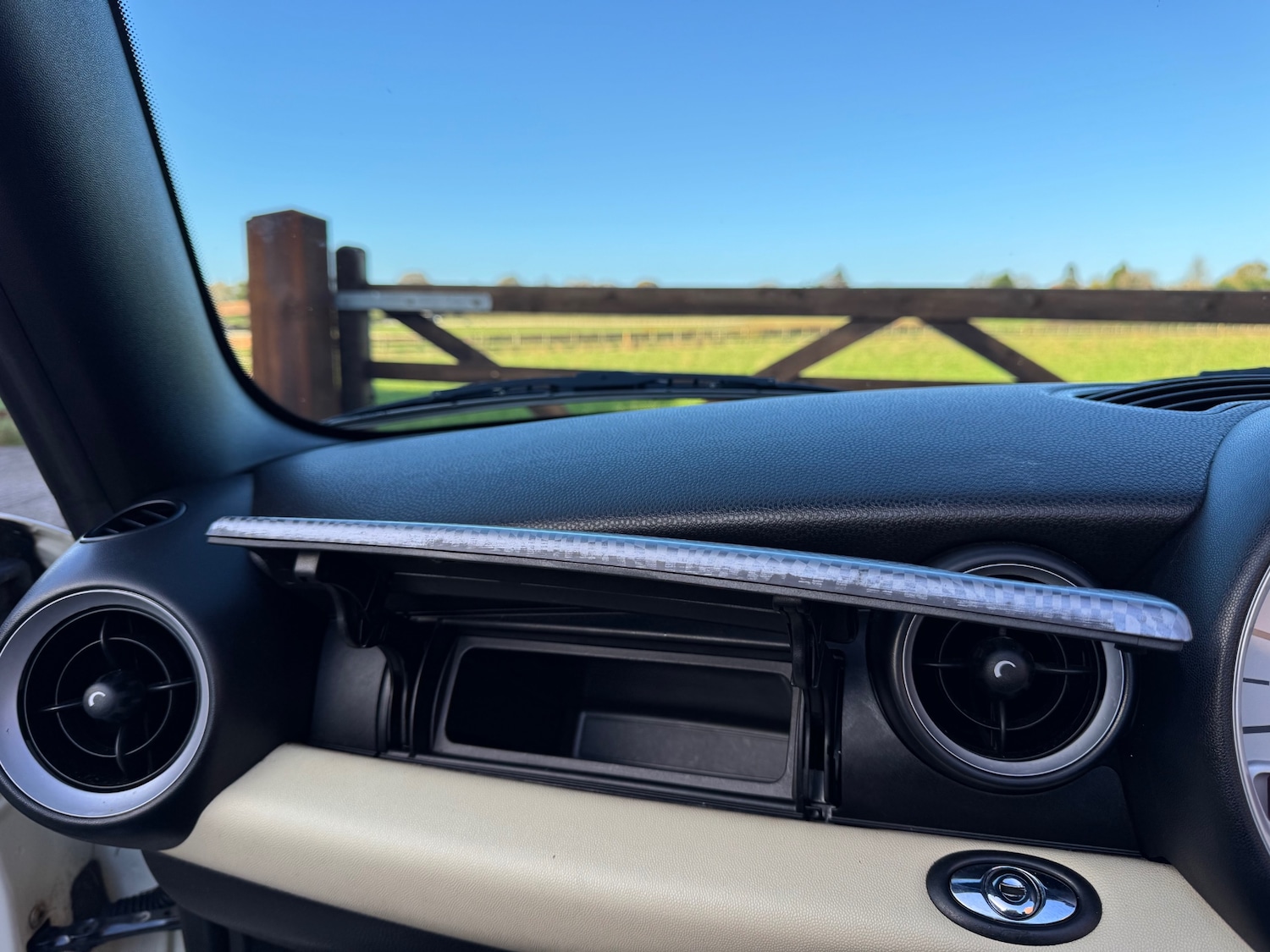 Used MINI Convertible 2010 for sale - 76599540: Photo 7