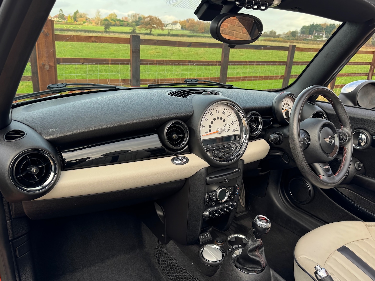 Used MINI Convertible 2013 for sale - 76490858: Photo 5