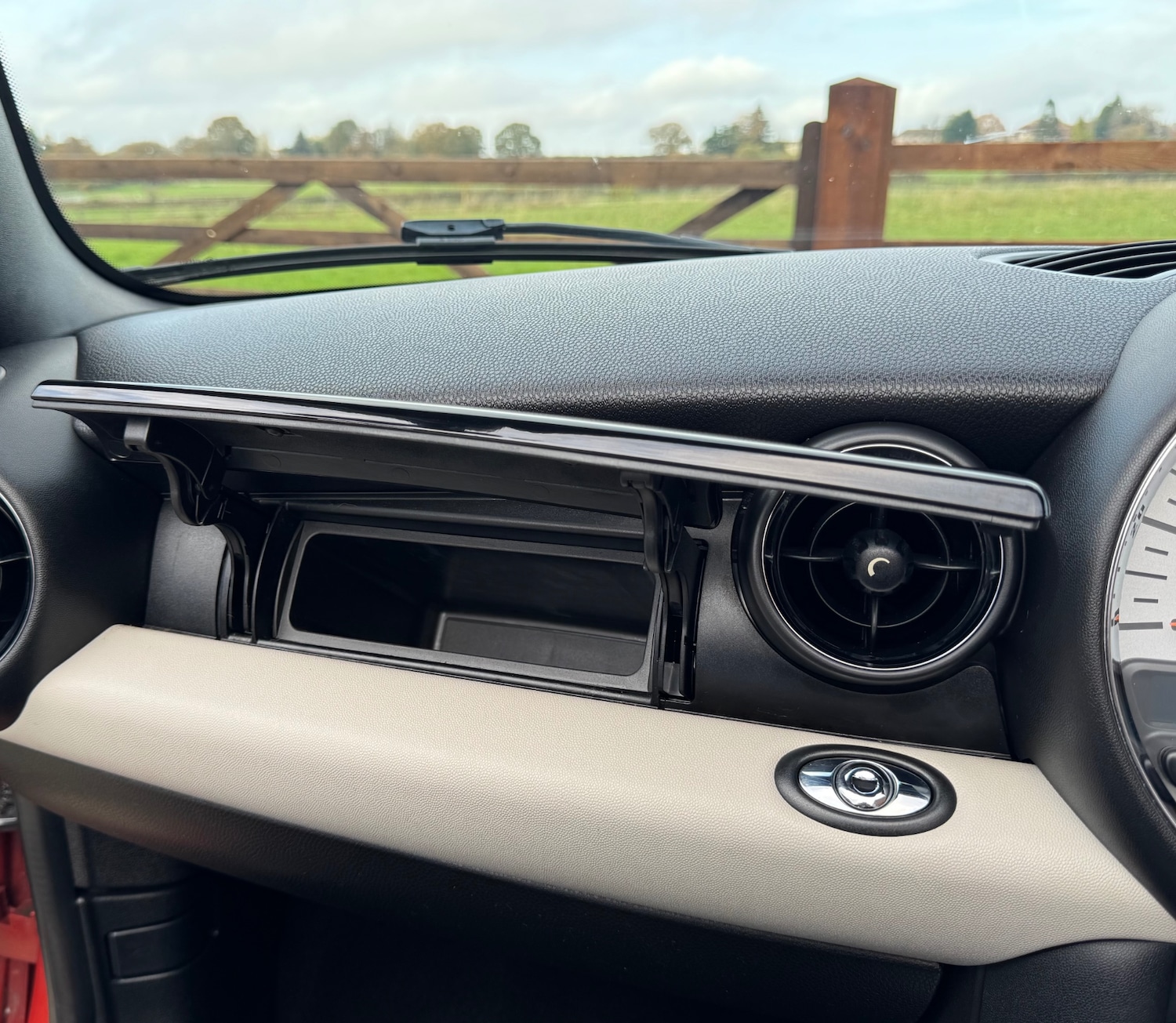 Used MINI Convertible 2013 for sale - 76490858: Photo 7