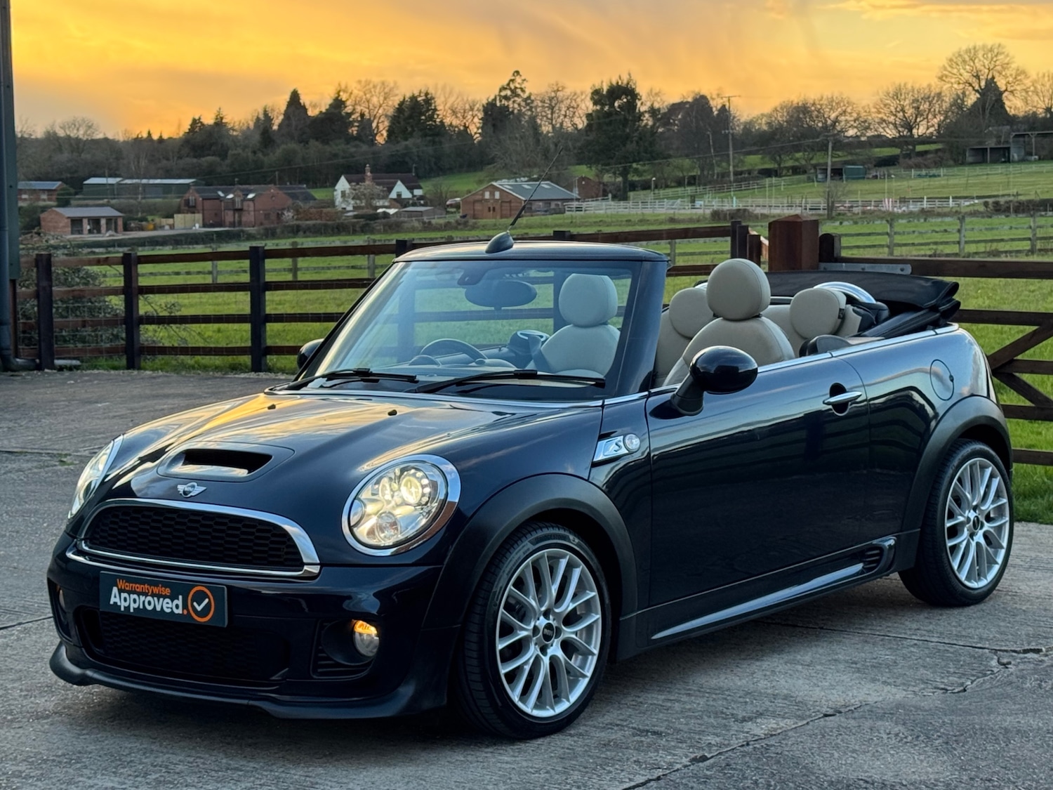 Used MINI Convertible 2014 for sale - 77891502: Photo 14