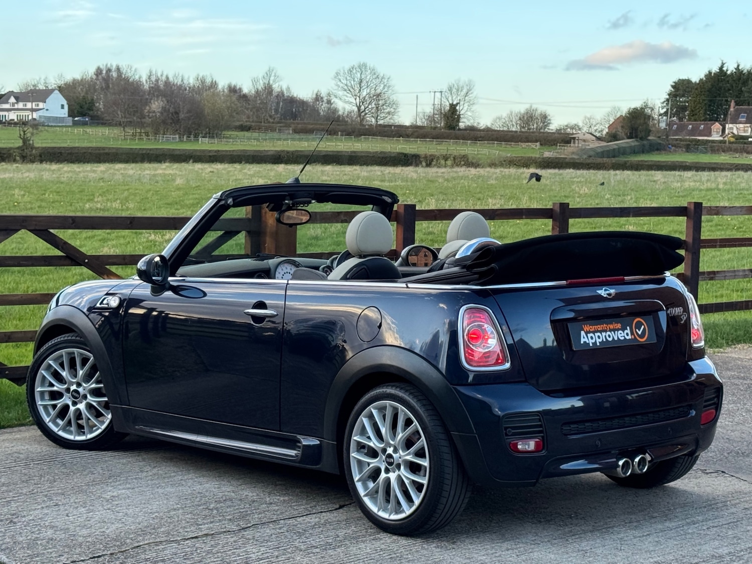 Used MINI Convertible 2014 for sale - 77891502: Photo 16