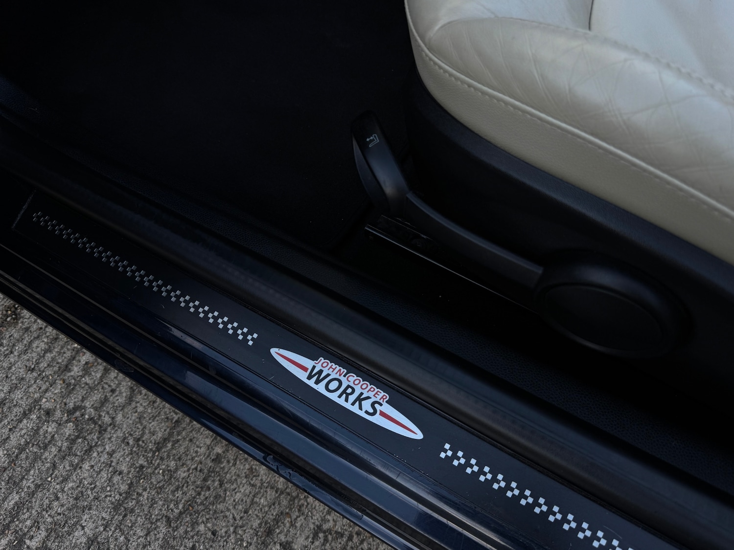 Used MINI Convertible 2014 for sale - 77891502: Photo 17