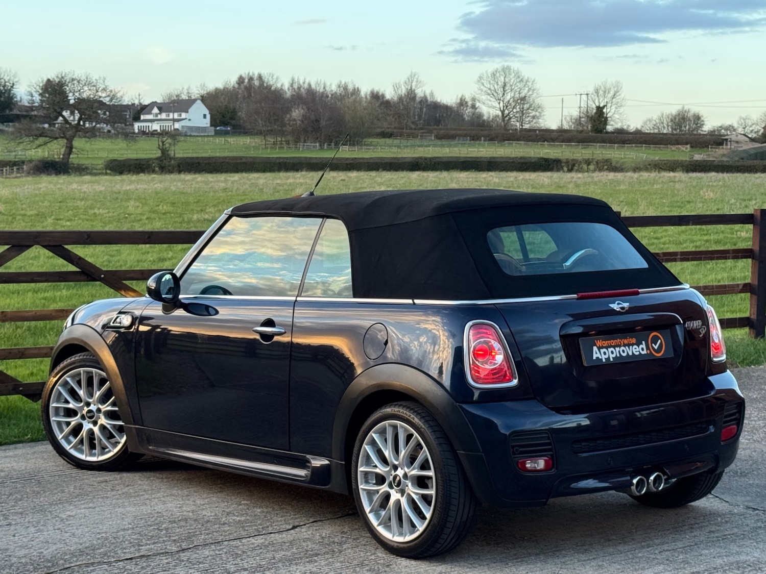Used MINI Convertible 2014 for sale - 77891502: Photo 24
