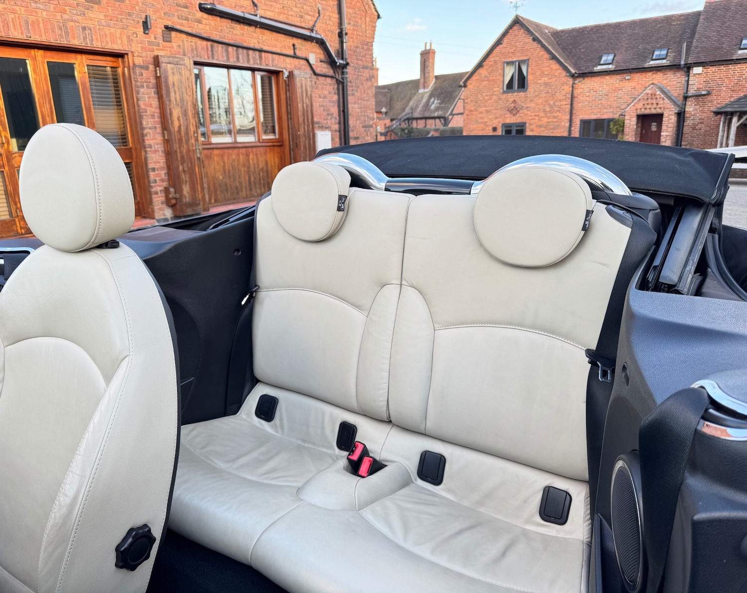 Used MINI Convertible 2014 for sale - 77891502: Photo 3