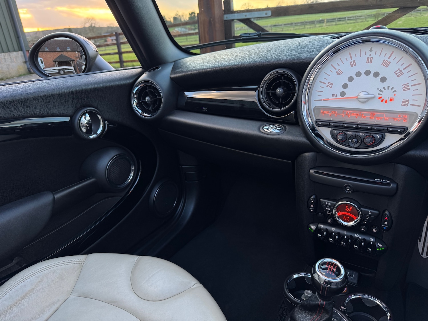 Used MINI Convertible 2014 for sale - 77891502: Photo 5