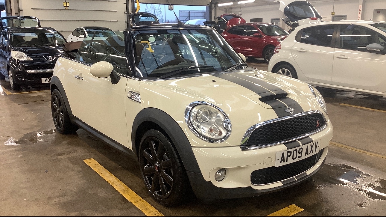 Used MINI Convertible 2009 for sale - 77180331: Photo 10