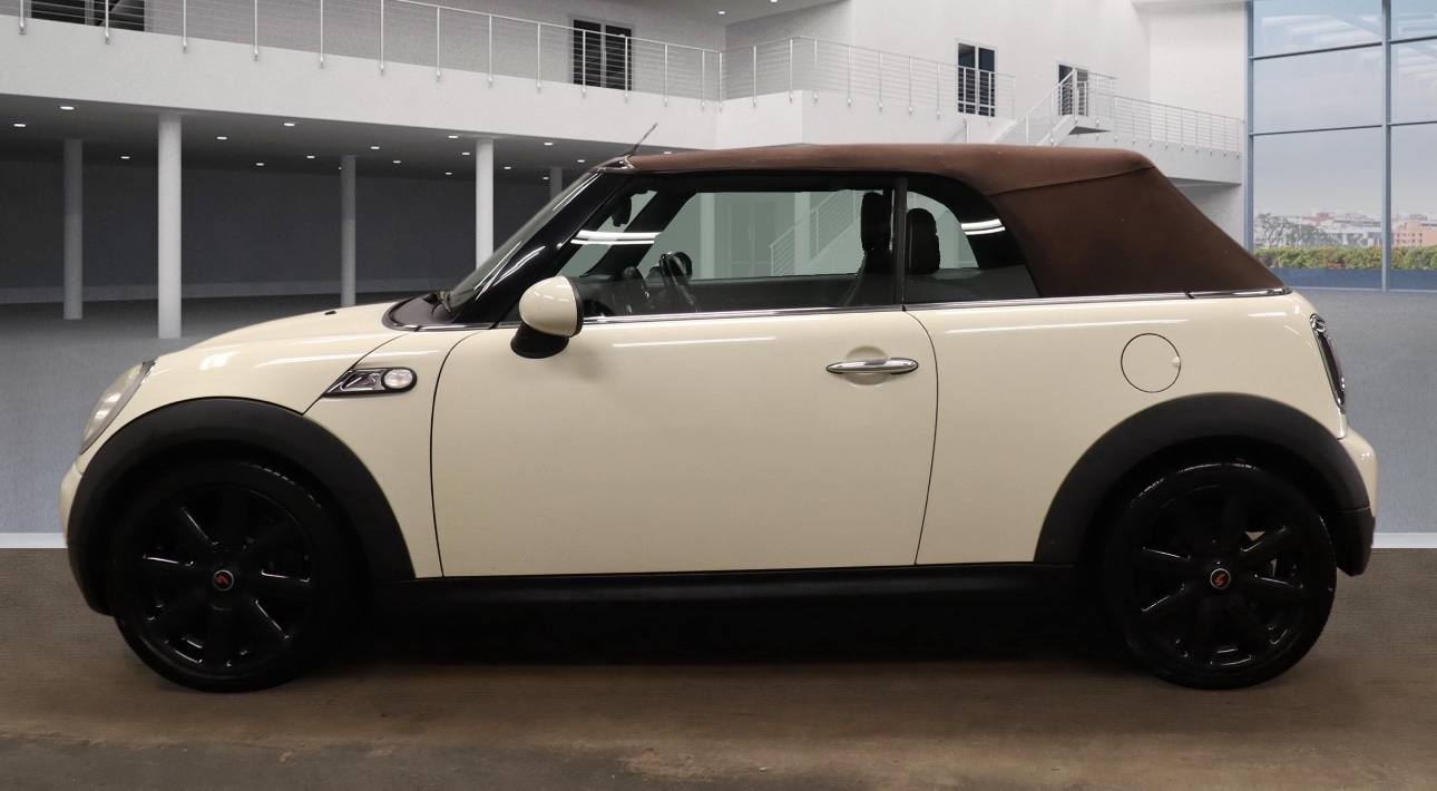 Used MINI Convertible 2009 for sale - 77180331: Photo 8