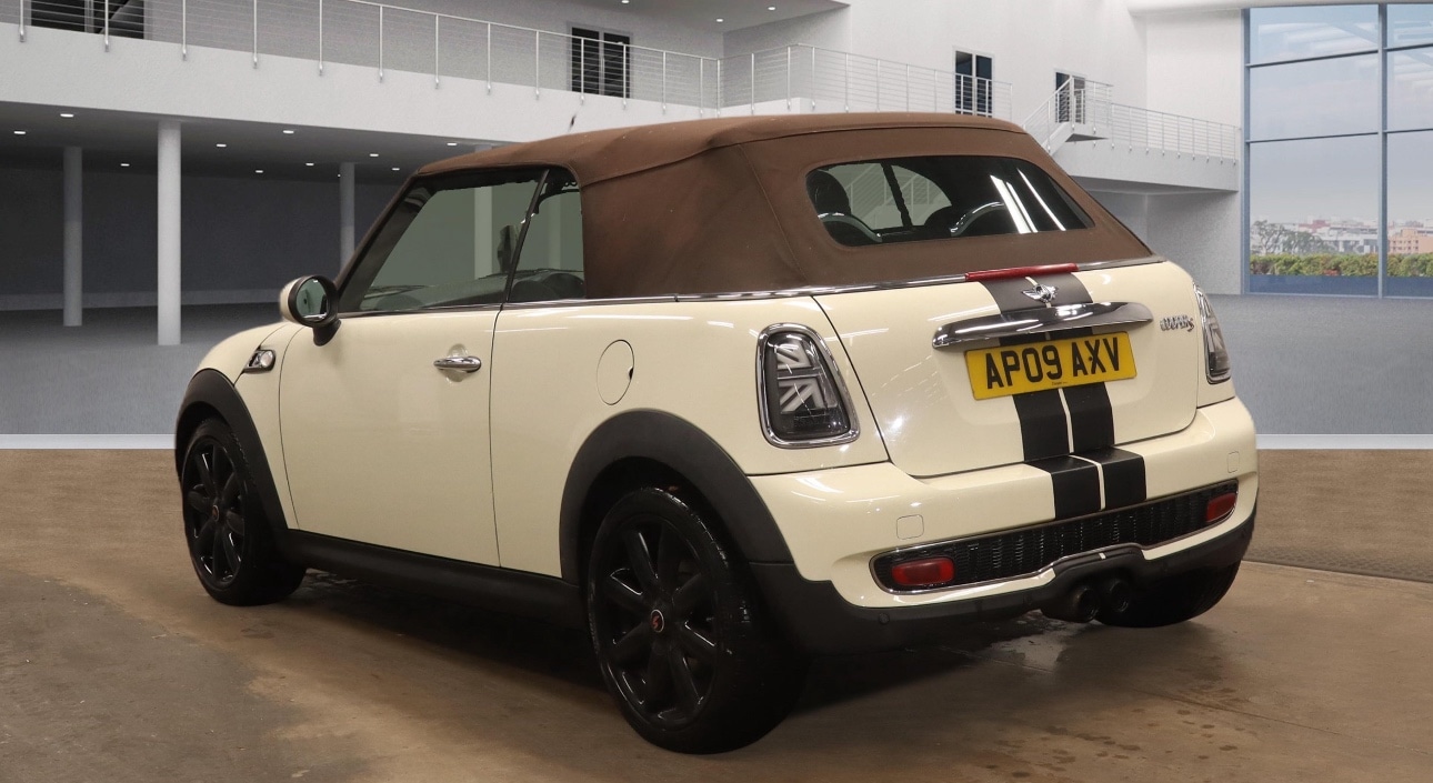 Used MINI Convertible 2009 for sale - 77180331: Photo 9