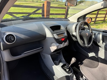 Used Peugeot 107 2010 for sale - 78347123: Photo