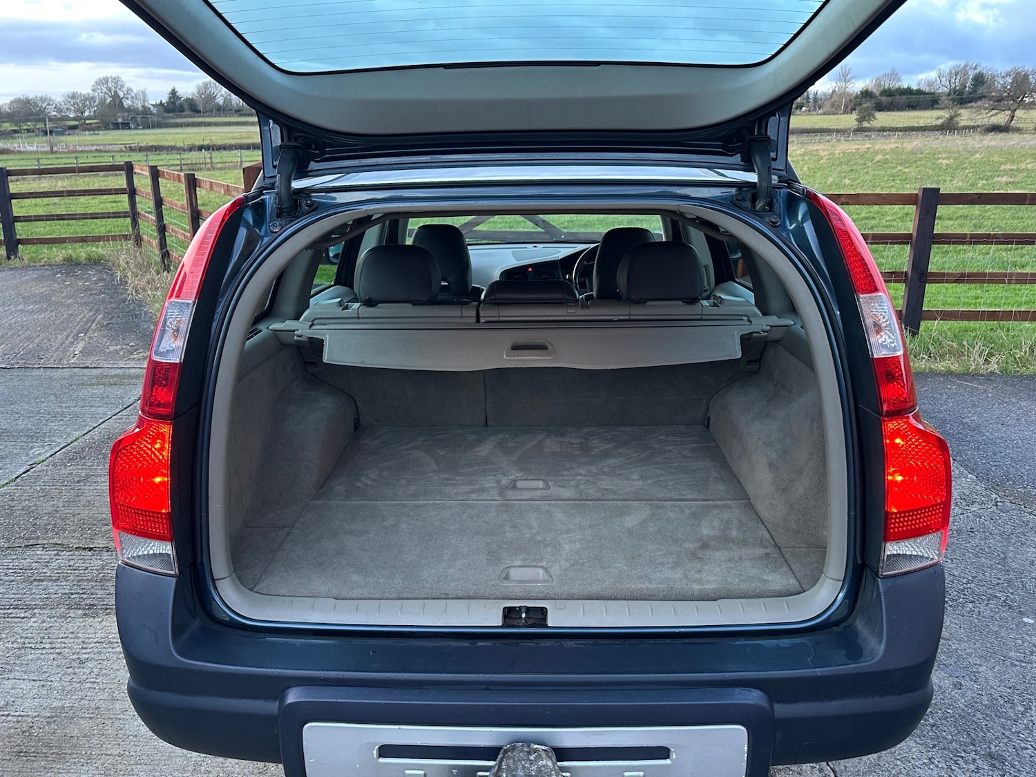 Used Volvo XC70 2005 for sale - 77113038: Photo 17