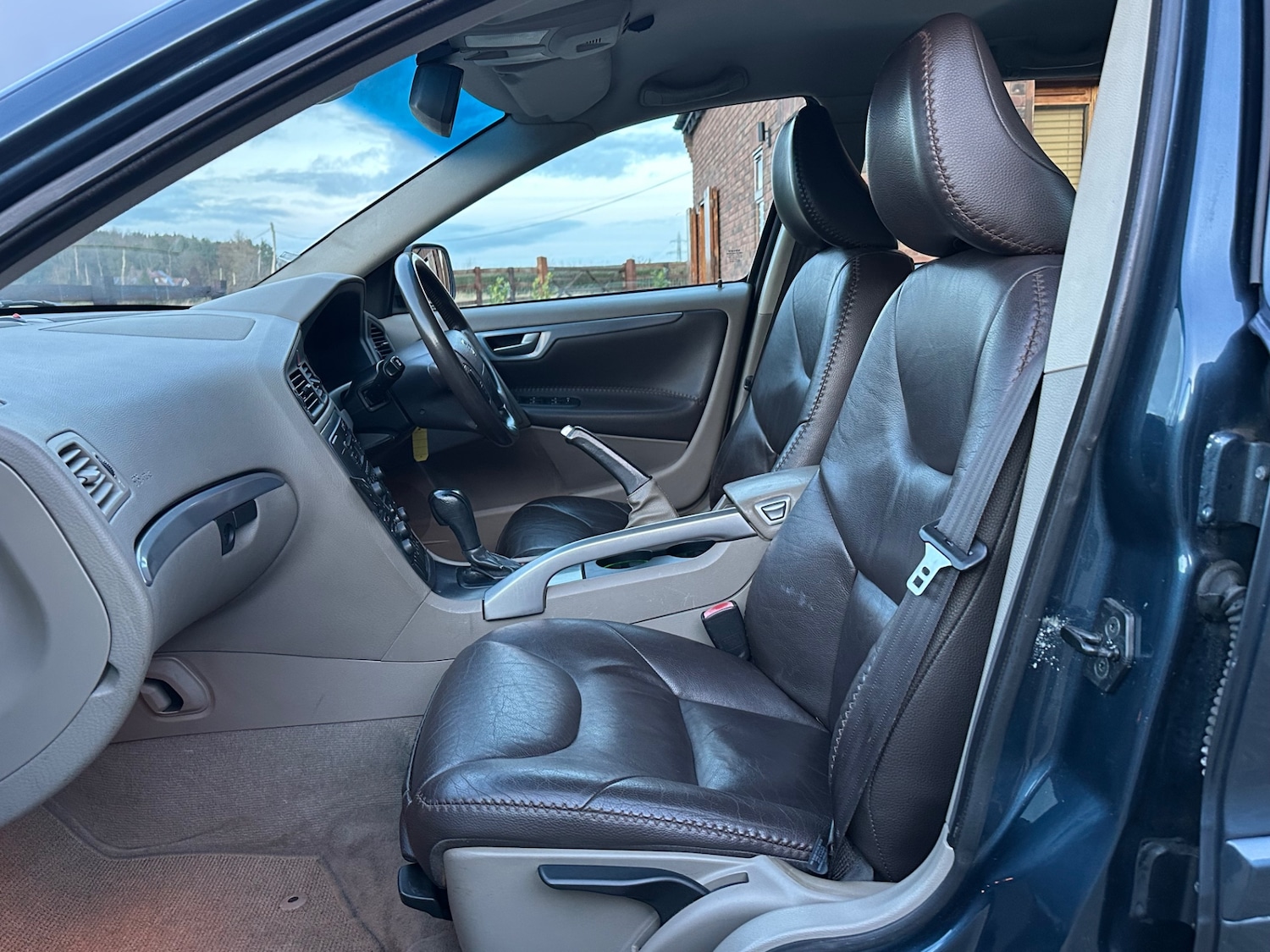 Used Volvo XC70 2005 for sale - 77113038: Photo 2