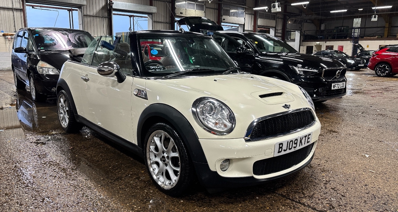 Used MINI Convertible 2009 for sale - 76577763: Photo 7