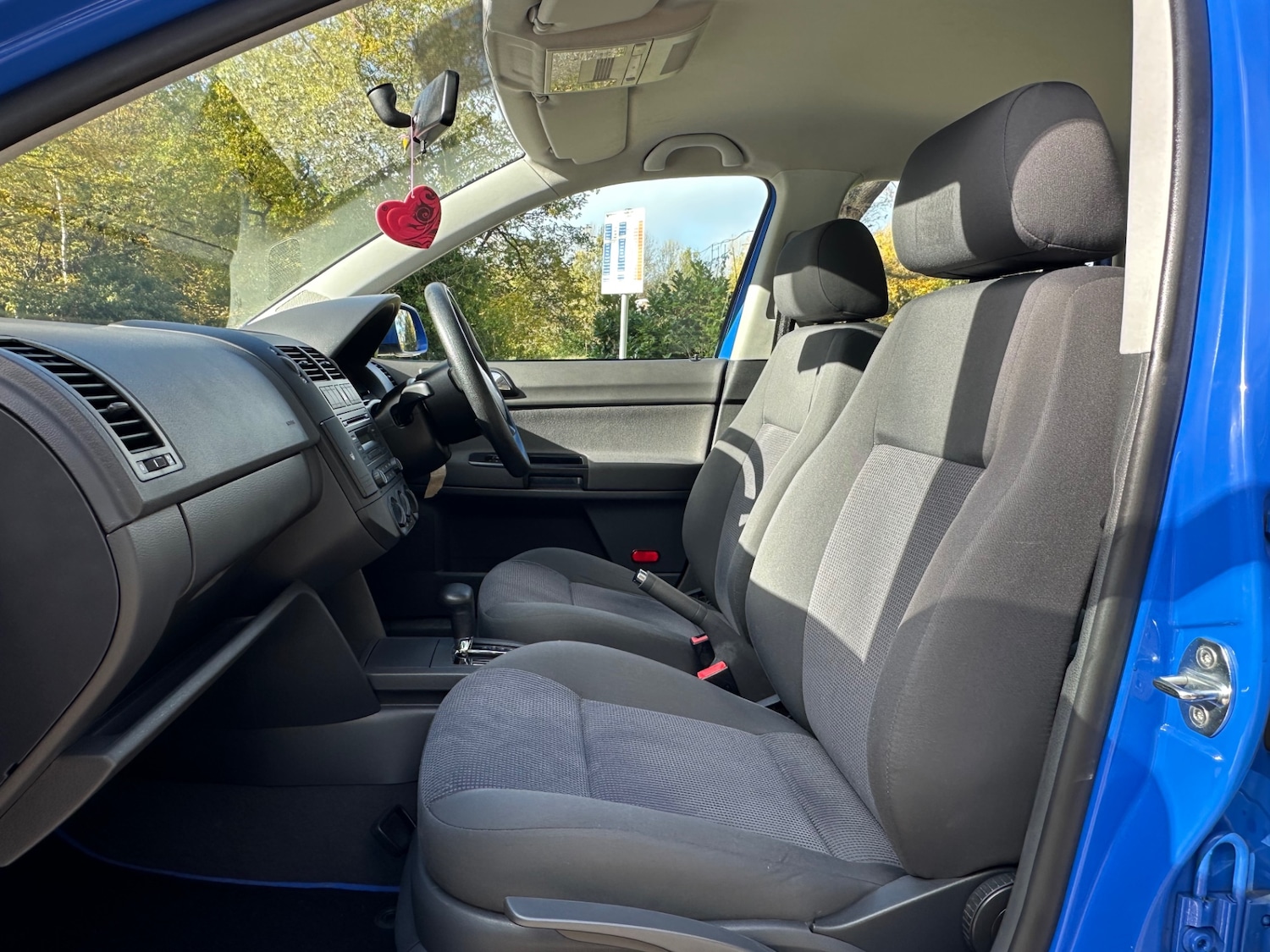 Used Volkswagen Polo 2005 for sale - 76438288: Photo 2