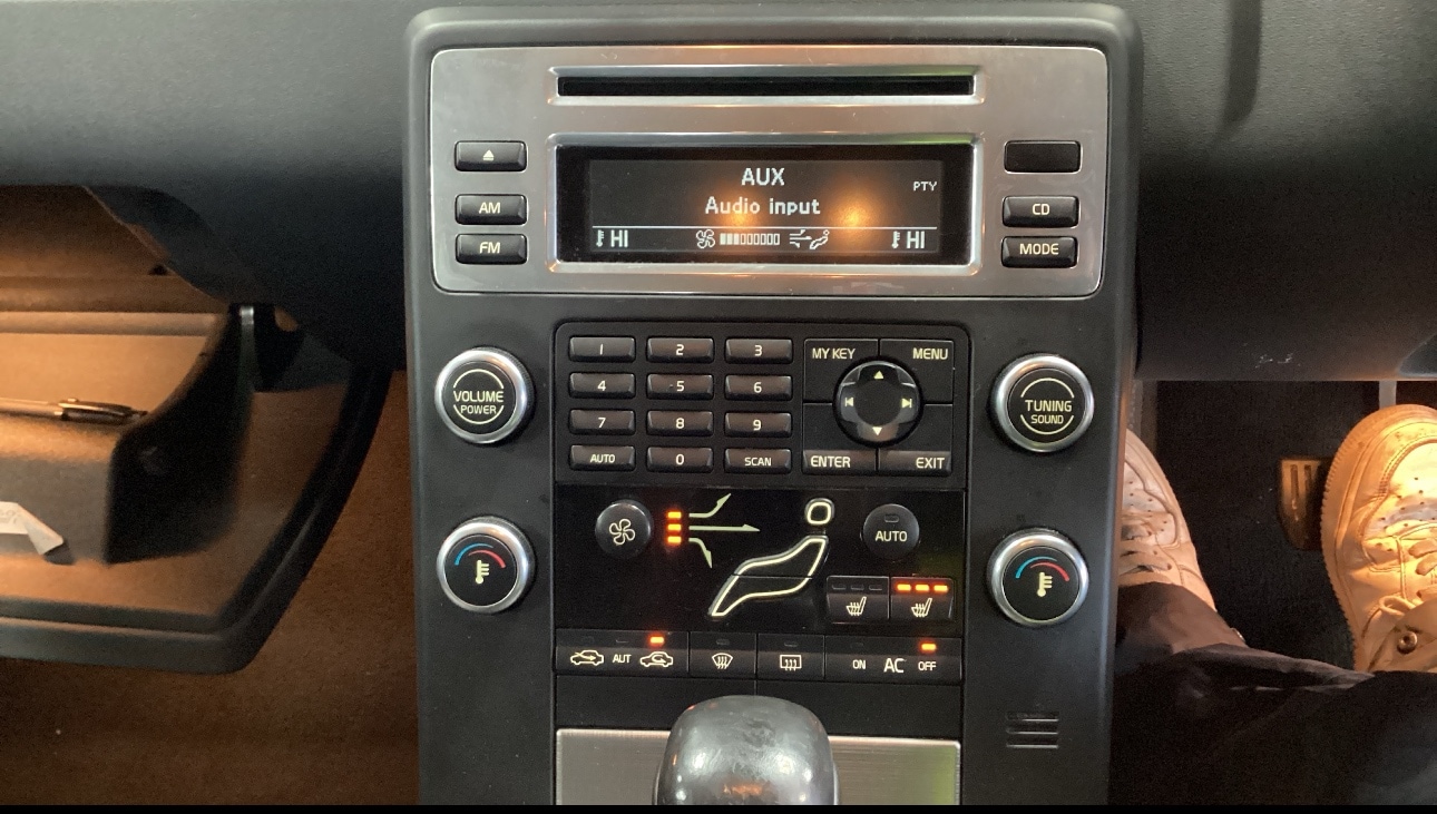 Used Volvo V70 2008 for sale - 77210058: Photo 4