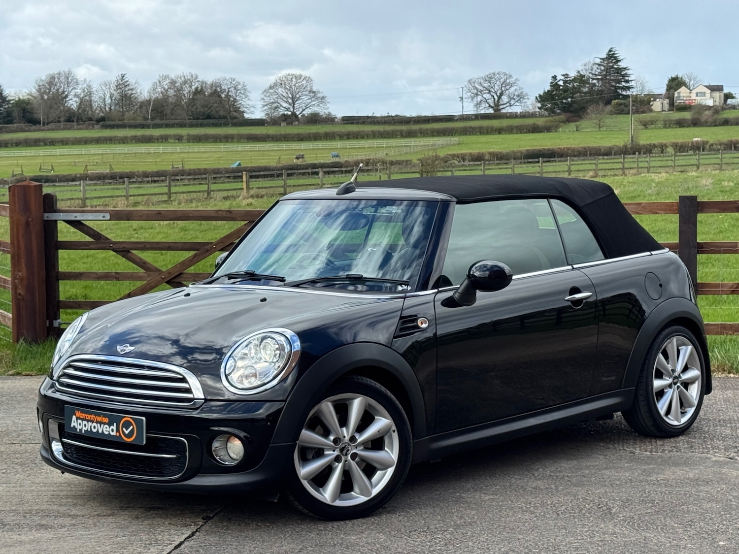 Used MINI Convertible 2013 for sale - 77831719: Photo 17