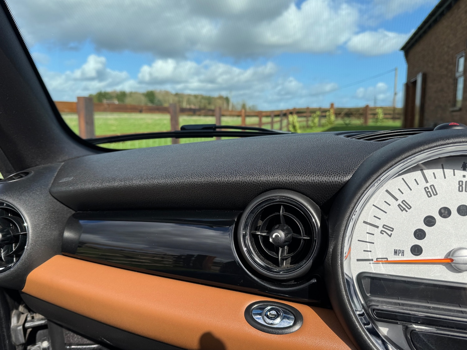 Used MINI Convertible 2013 for sale - 77831719: Photo 6