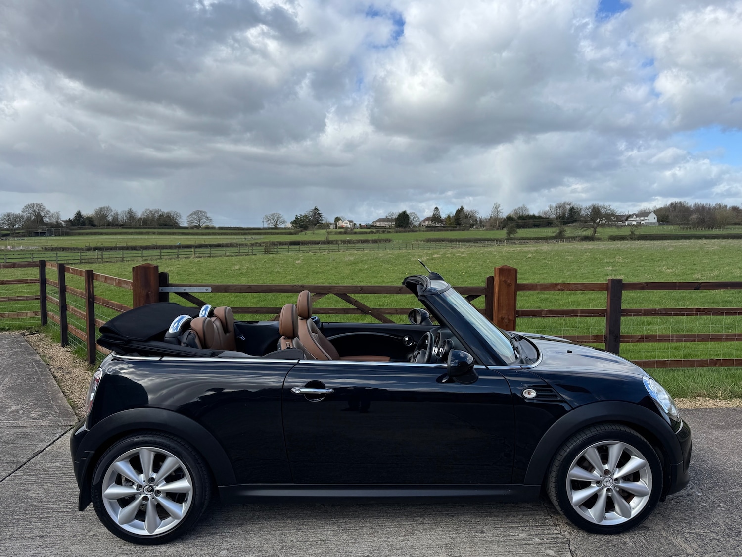 Used MINI Convertible 2013 for sale - 77831719: Photo 9