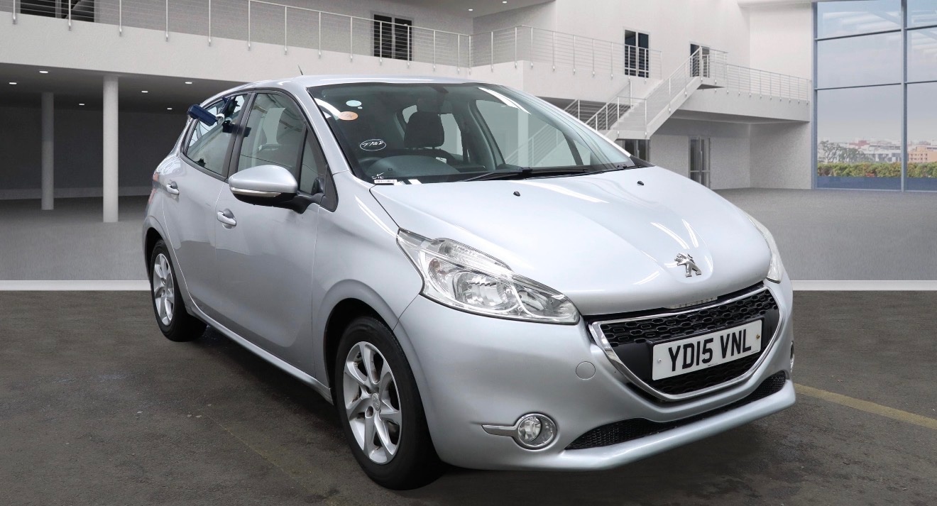 Used Peugeot 208 2015 for sale - 77115879: Photo 1