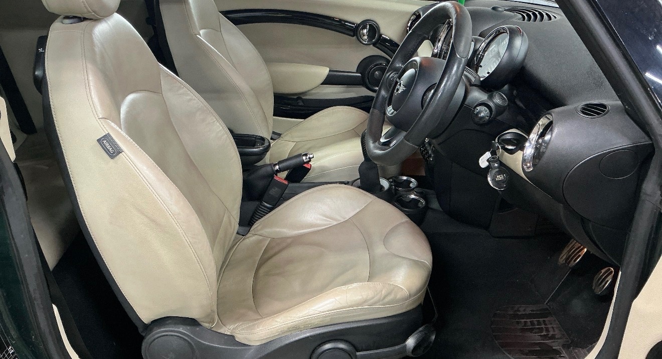 Used MINI Convertible 2011 for sale - 78121233: Photo 2