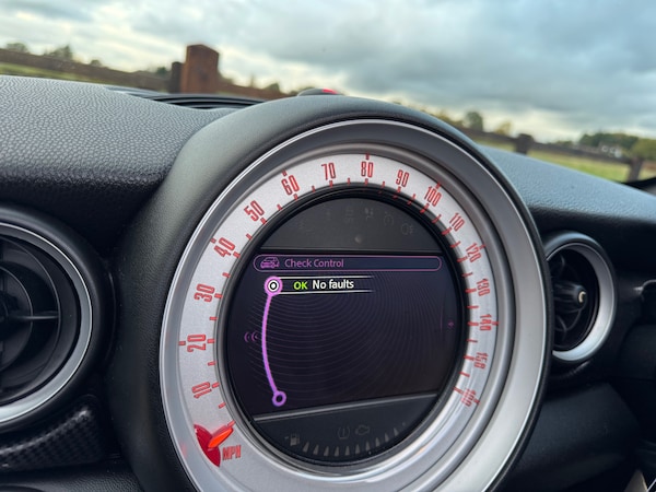 Used MINI Roadster 2013 for sale - 76334189: Photo 9