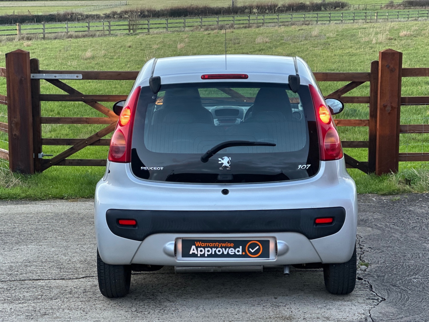 Used Peugeot 107 2011 for sale - 76908734: Photo 14